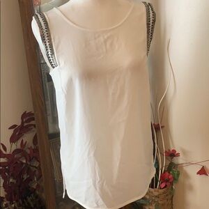 EUC Kiind Of blouse‎